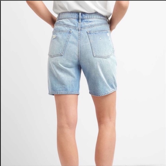 ❌SOLD❌Gap High Rise 7” Denim Shorts - Picture 2 of 7